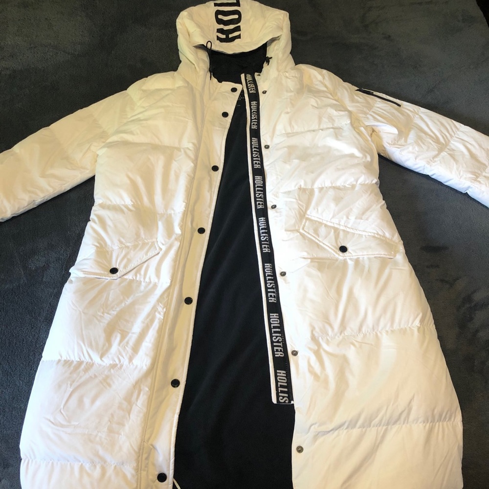 SOLD❌❌❌ Hollister Women’s Long Puffer Jacket
